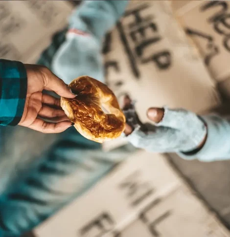 begging-bridge-with-person-who-handed-bread